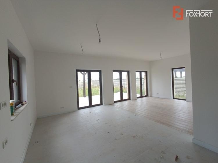 Casa individuala cu 4 camere de vanzare in Mosnita Noua - 1