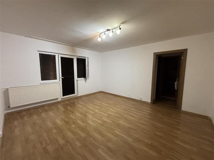 APARTAMENT 2 CAMERE | DE INCHIRIAT | ZONA ROGERIUS | STR. SPARTACUS - 1