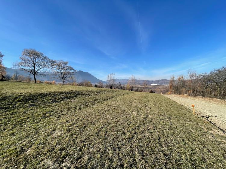 Teren intravilan loturi intre 500 si 1000 m la 14 km de Rasnov - 11