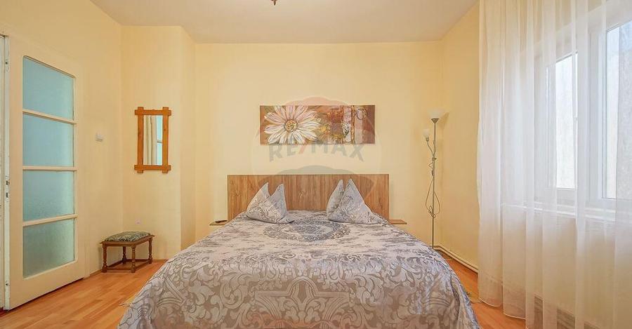 Vila cu farmec istoric in Bu?teni, pensiune sau locuin... - 9