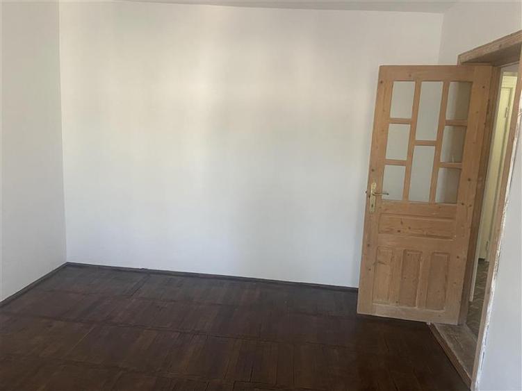 Apartament 2 camere , cartier Sud , 54 mp , decomandat , liber , - 3