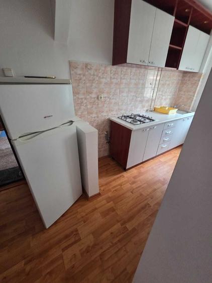 Apartament cu 2 camere semidecomandat în Romanilor