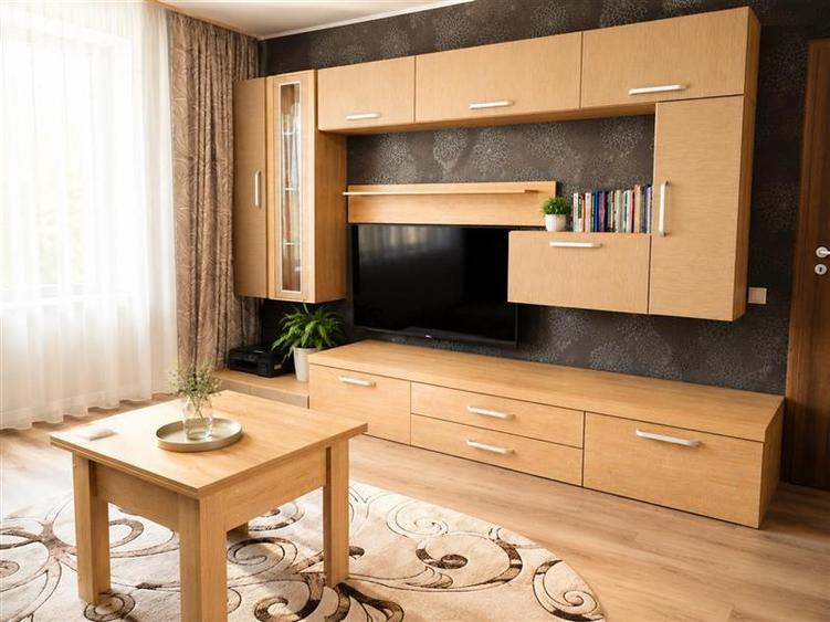 Apartament cu 2 camere decomandat, mobilat în Central