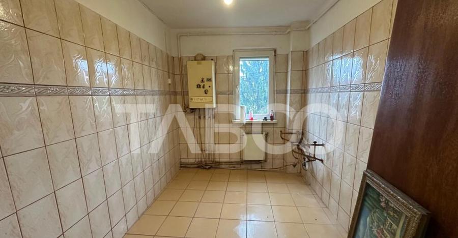 Apartament cu balcon 2 camere si pivnita zona Mihai Viteazul - 4