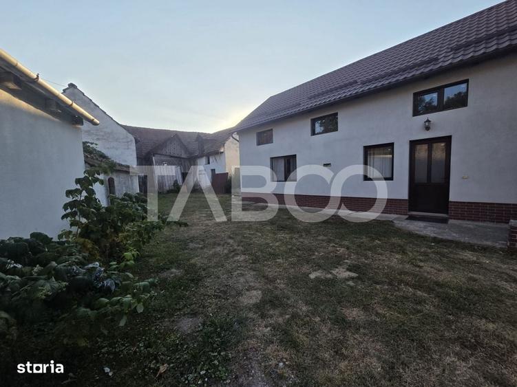Casă cu 3 camere în Sâmbăta de Jos