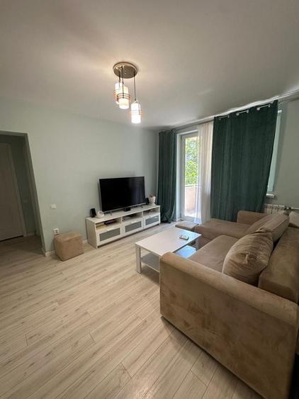 Apartament cu 2 camere semidecomandat în Calea București