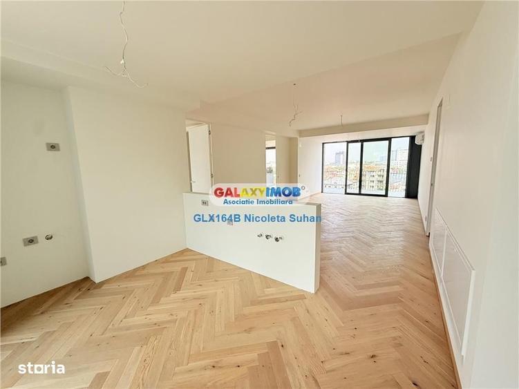 Apartament cu 4 camere în Victoriei