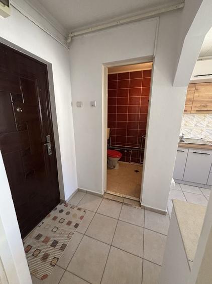 Garsonieră decomandată în Central