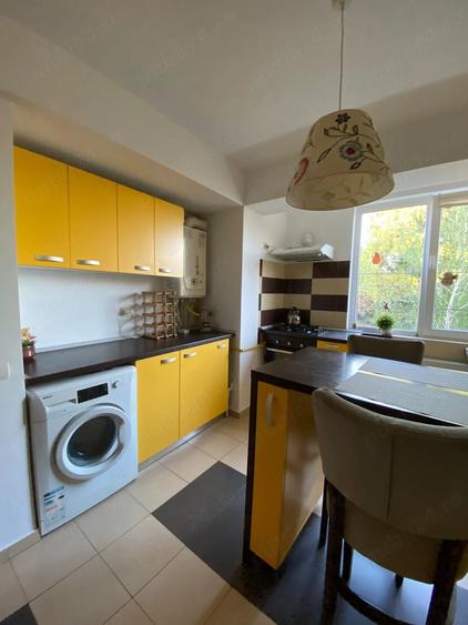 Apartament cu 3 camere semidecomandat în Central