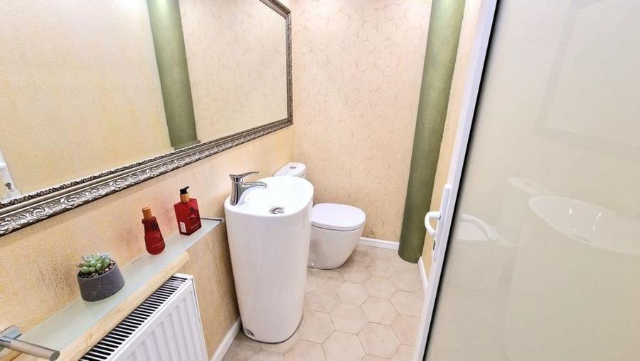 Spațiu comercial, de 102 mp, în Central