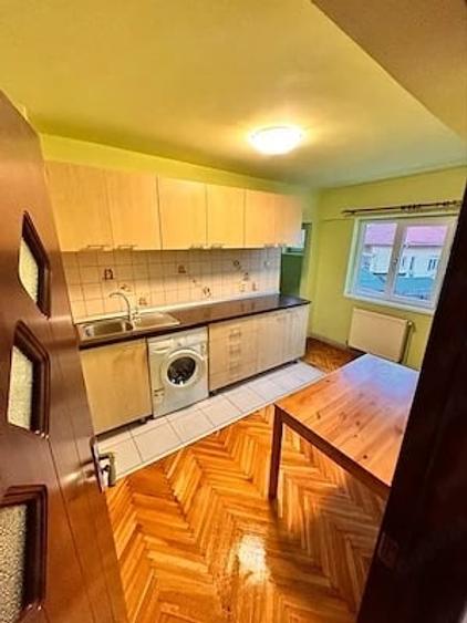 Apartament cu 4 camere decomandat în Complex Studențesc