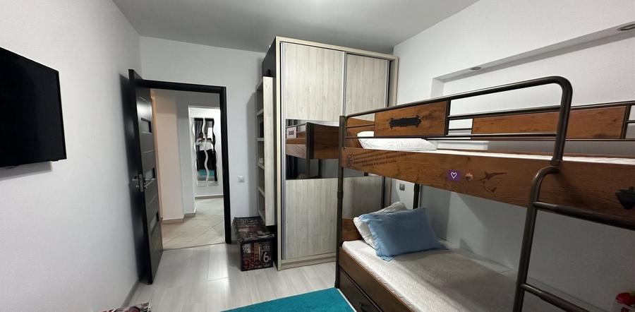 Apartament cu 3 camere decomandat în Central