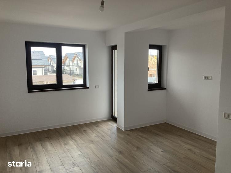 Casă cu 4 camere cu Teren 250 Mp în Tărlungeni