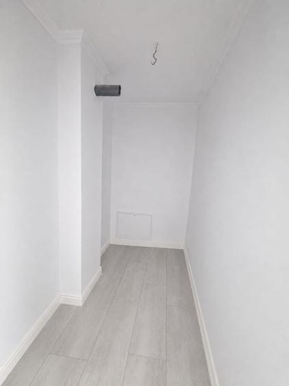 Apartament cu 4 camere semidecomandat în Florești