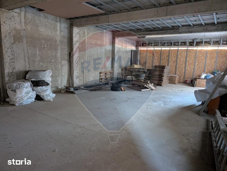 Casă cu 6 camere cu Teren 484 Mp în Central