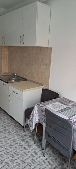 Garsonieră decomandată în Central
