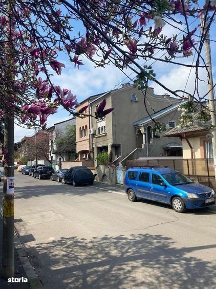 Apartament cu 3 camere în Decebal