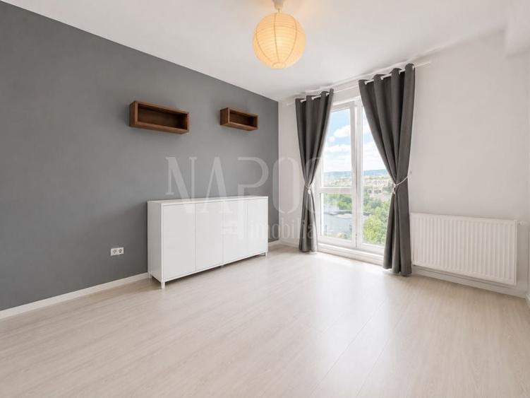 Apartament cu 2 camere semidecomandat, mobilat în Borhanci