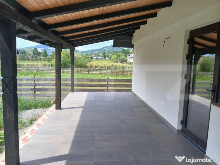 Casă cu 5 camere cu Teren 1675 Mp în Mănăstirea Humorului