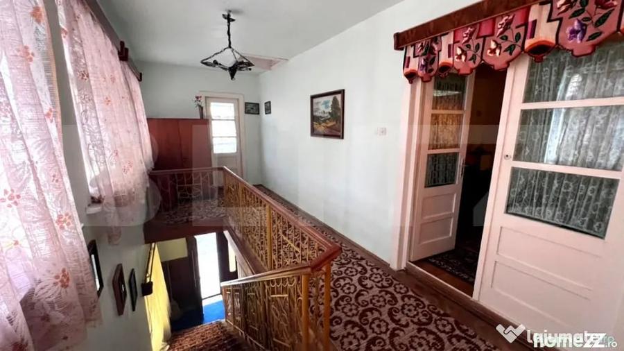 Casă cu 4 camere cu Teren 200 Mp în Central