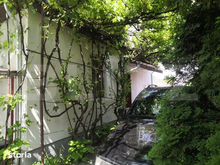 Casă cu 4 camere cu Teren 15277 Mp în Central