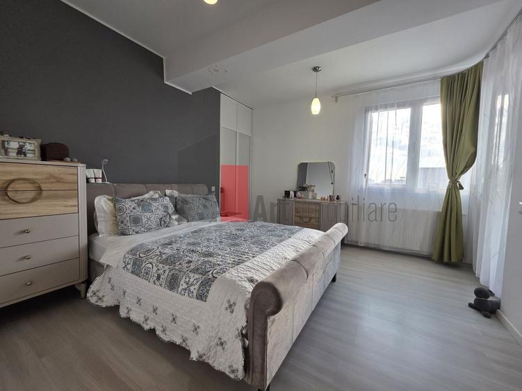 Apartament cu 3 camere decomandat în Politehnica