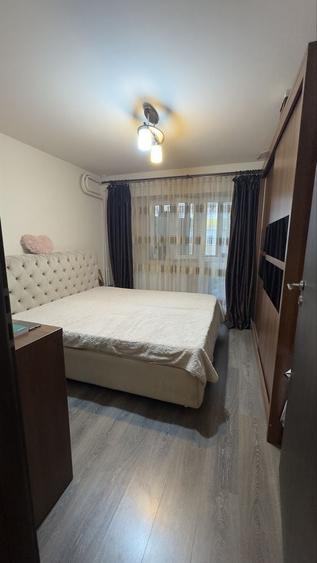 Apartament cu 4 camere semidecomandat în Costin Georgian