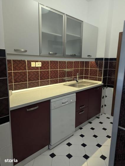 Apartament cu 3 camere decomandat în Primăverii