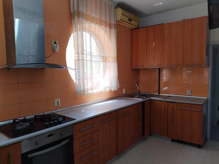 Apartament cu 5 camere decomandat în Calea Severinului