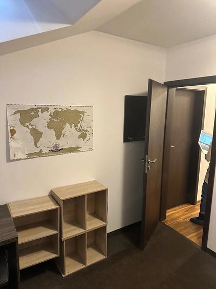 Apartament cu 4 camere decomandat în Cornișa