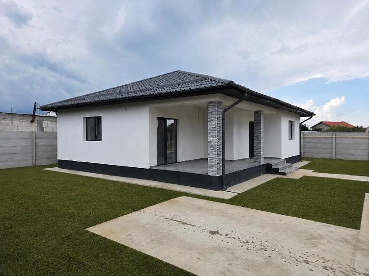 Casă cu 3 camere cu Teren 465 Mp în Domnești