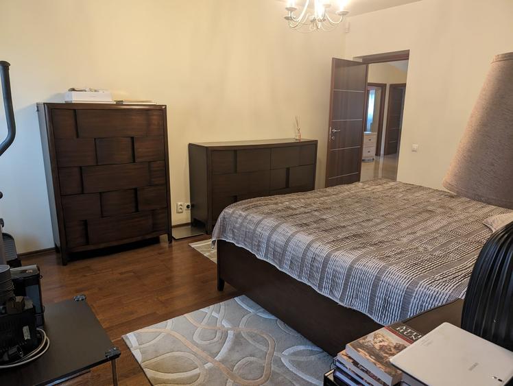 Eleganta si generoasa,robusta,str.linistita,sens unic,curte verde,intimitate,lux - 5