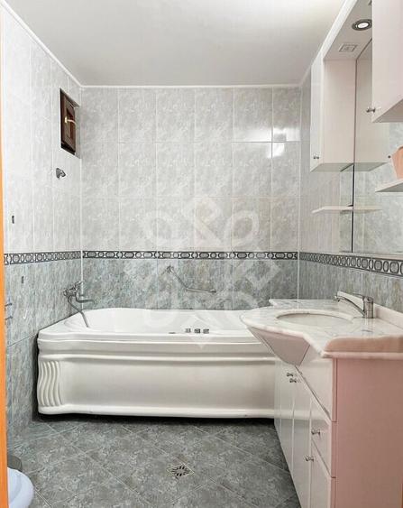 Vila pe Malul Crisului, strada Facliei Oradea - 11