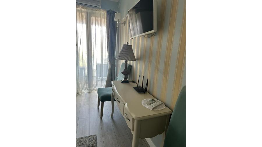 REA1019300 Studio Blue Bike Mamaia - 12