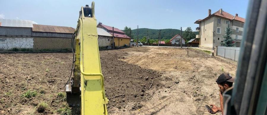 Teren de inchiriat in centrul localitatii Helegiu, judetul Bacau - 2