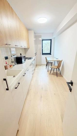 Apartament cu 3 camere decomandat, mobilat în Central