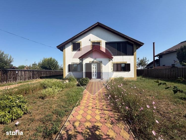 Casă cu 4 camere în Mândrești-Munteni