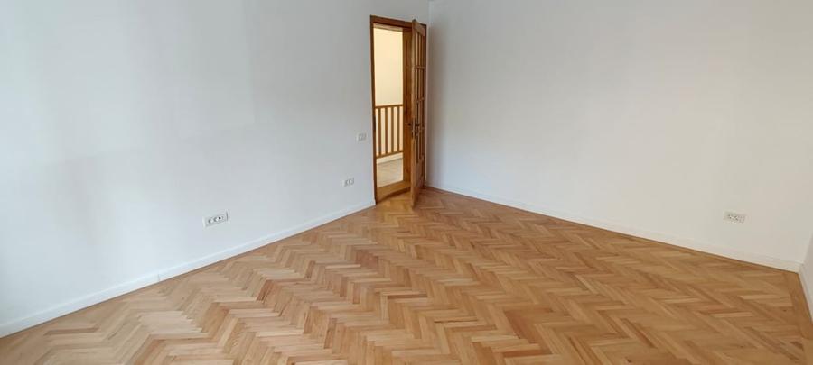 Casa renovata cu curte si garaj - 6