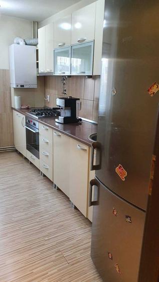 Apartament cu 4 camere decomandat în Mărăști