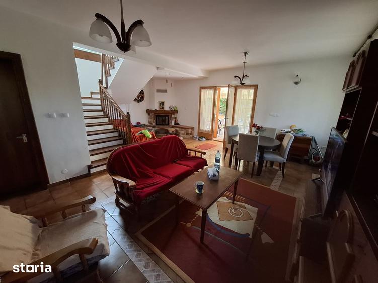 Casă cu 6 camere cu Teren 1200 Mp în Drăgănești