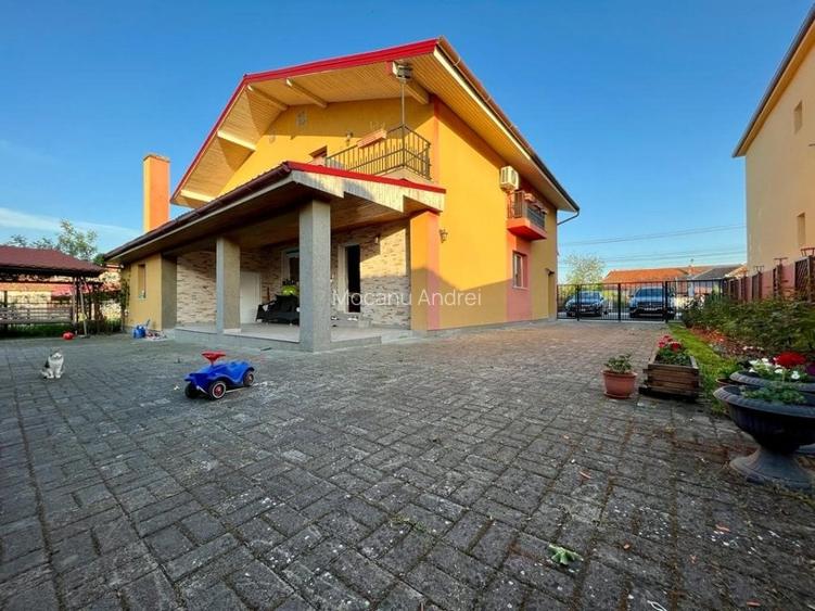 Casă cu 6 camere în Moșnița Veche