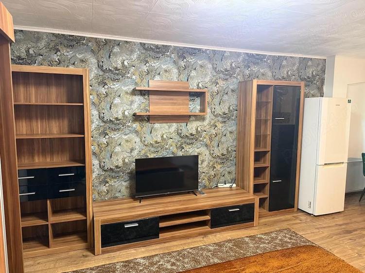 Inchiriez garsoniera langa metrou - 2