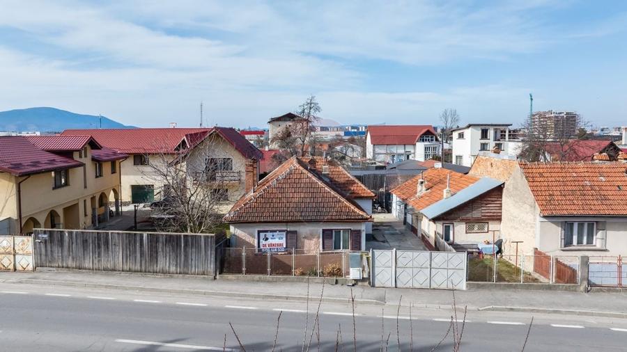 Casă cu două corpuri+teren 230 mp De Vanzare, Strada Carierei, Brașov - 1