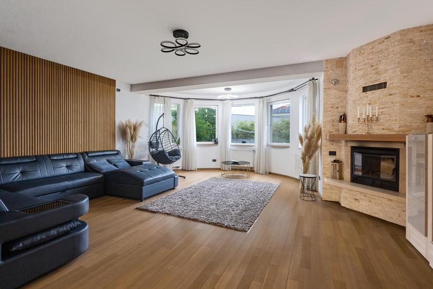 Vila cu doua fronturi si gradina matura, rezidenta sau investitie - 3