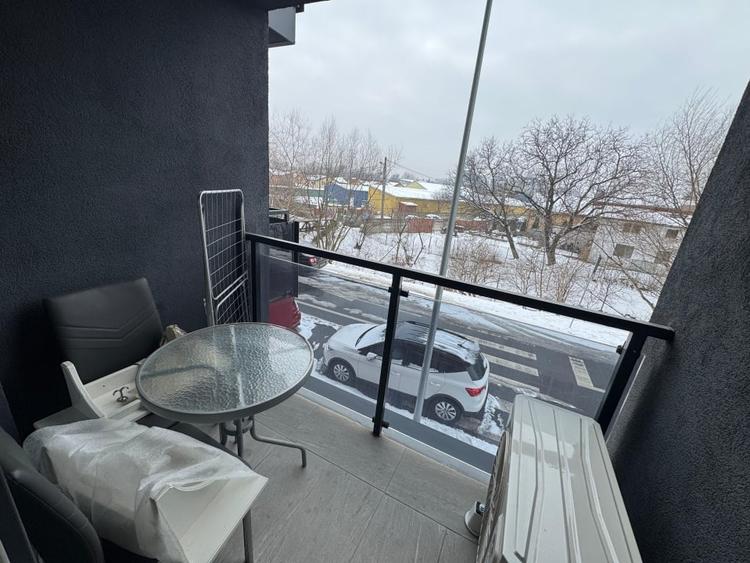 Apartament cu 2 camere, semidecomandat, zona Iris. - 10