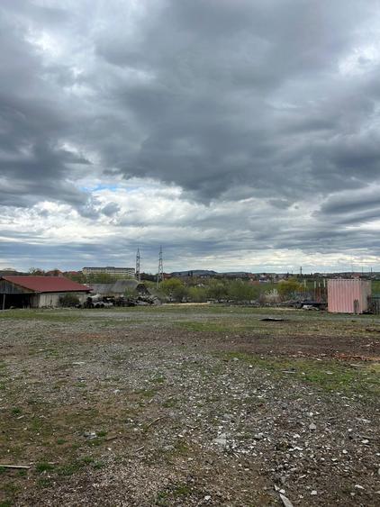 Inchiriez teren intravilan, cu acces din E60 - 6