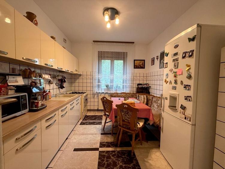 Apartament cu 3 camere decomandat, mobilat în Șagului