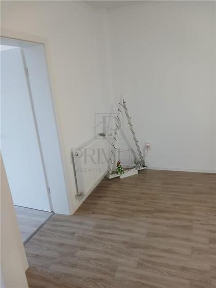 Duplex cu 4 camere cu Canalizare în Plopi