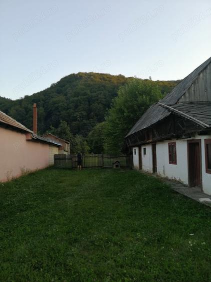 Vand casa ?i teren 2500 mp la munte in Valea Uzului. - 7