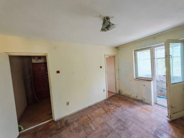 Apartament de vanzare 2 camere, 34mp etaj 1, Caracal cartier Libertati - 1